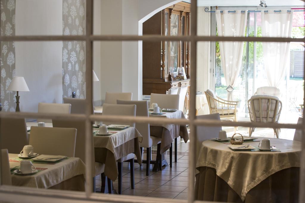 Auberge De La Terrasse Villersexel ภายนอก รูปภาพ